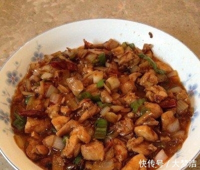 香喷喷的家常小炒菜,简单美味,来客时露两手,让你倍有面子