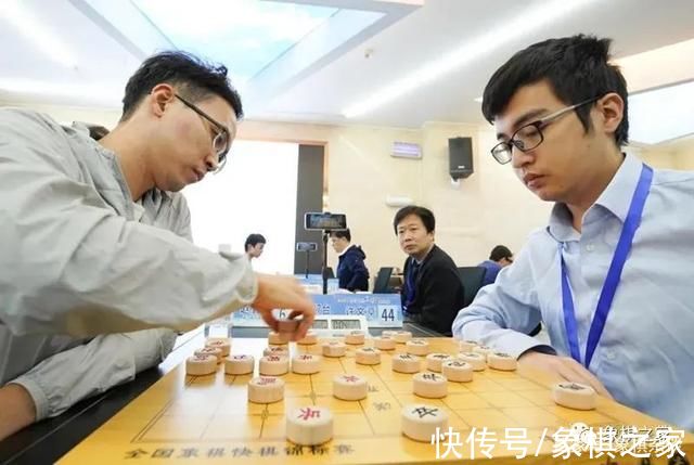 赵鑫鑫|超快棋赛“棋坛双子星”对决，王天一杀败郑惟桐，与程鸣会师决赛