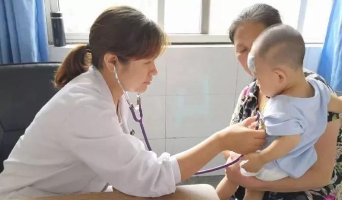 肠胃菌群|儿科医生孩子睡前，宁可饿着也不要碰3种食物，让娃积食不长个