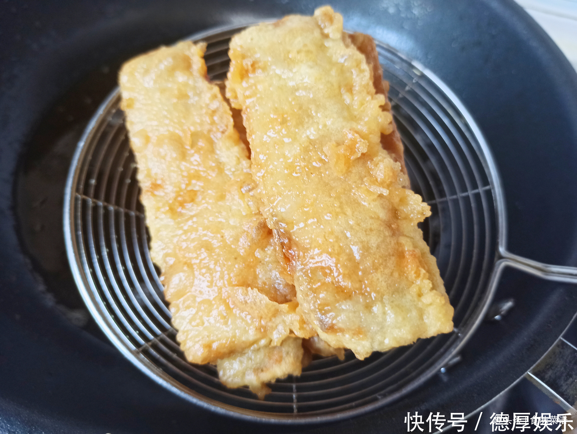 炸带鱼直接下锅就错了,只需多做3步,出锅外酥里嫩,好吃没腥味