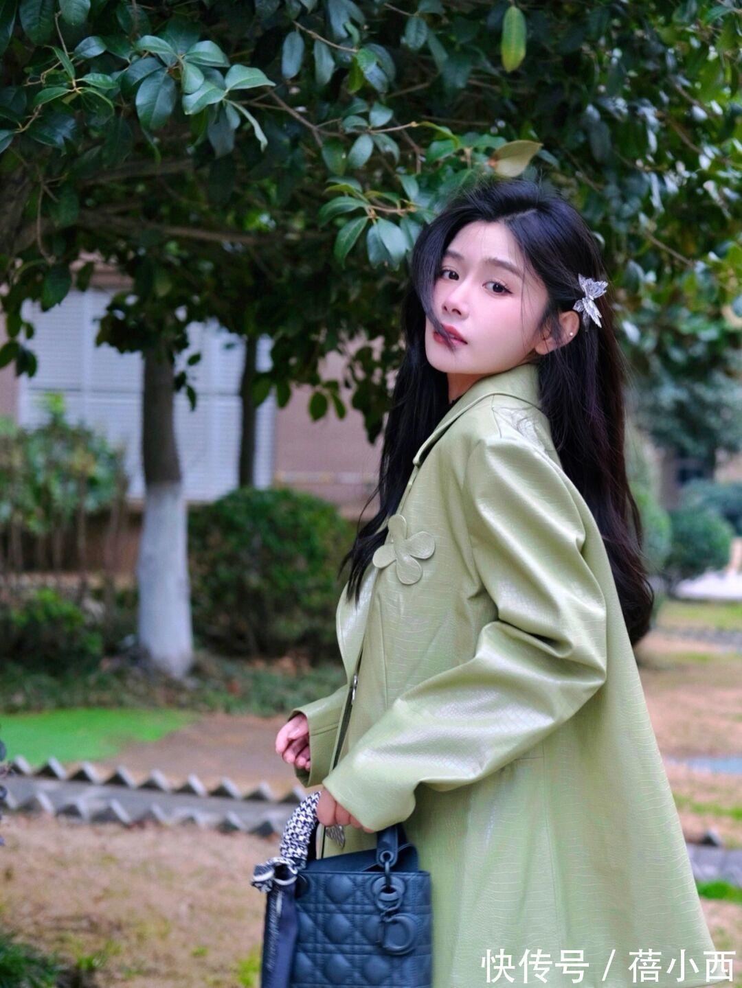 外套|春季皮衣的高级感穿搭来了,一种单品多种穿法,酷炫感信手拈来