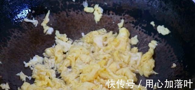 西葫芦鸡蛋|早餐学会这样做,10分钟就出锅,又香又好吃,做法超简单!