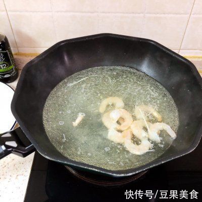 罗马生菜|#夏日开胃餐#虾仁拌食蔬一口下肚，唇齿留香