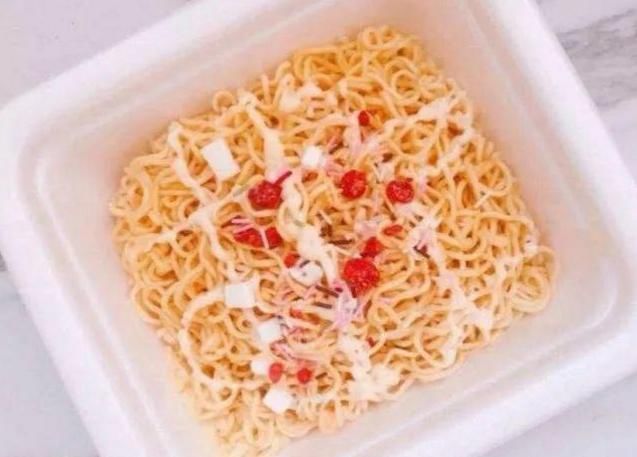 草莓牛奶糖|让女生“毫无抵抗”的4种草莓零食,图2看着流口水,图4价格昂贵