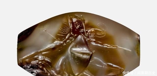 挖掘|老人拒绝考古队在自家地里挖掘,80年后这里出土万件珠宝和蜂巢墓