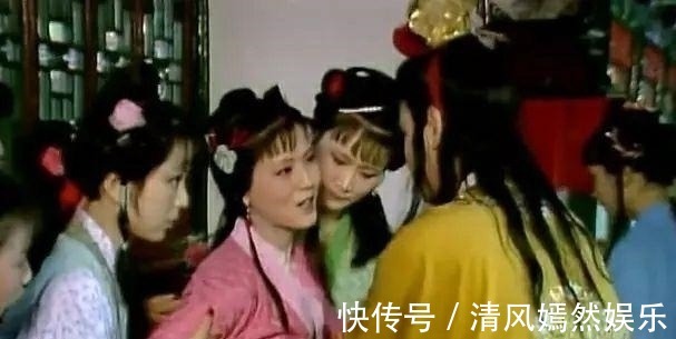 晴雯@难怪贾宝玉会对袭人发飙，你看王夫人为啥扣留晴雯的衣服