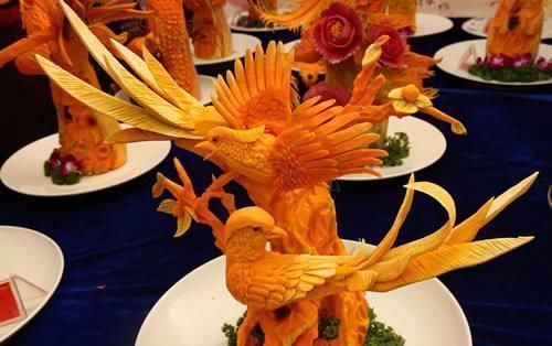 法国人|法国人中国人简直有毒,为什么要把黄瓜雕成我吃不起的样子