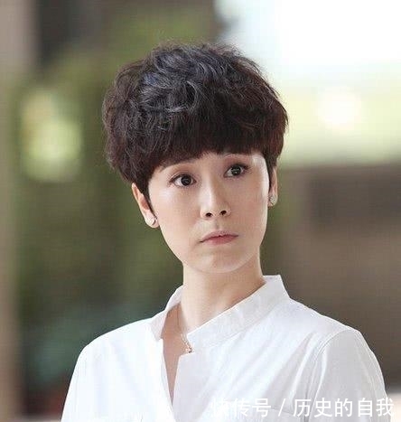 过了40岁的家庭妇女,这3款“发型”千万别留,不仅像大妈还伤发