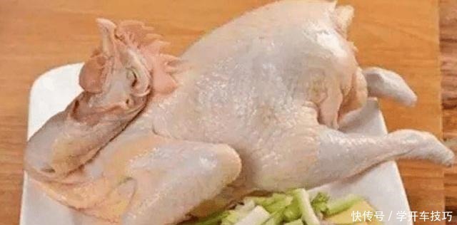 白切鸡怎么烹饪才不老,焯水是关键,但这一步也十分重要