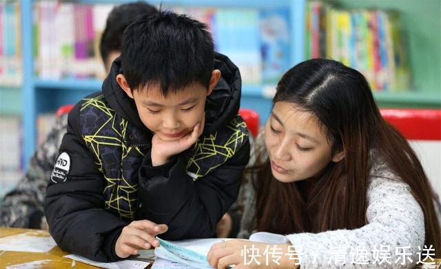 心理|中国式父母的“吹捧”，已成教育的“毒药”，请及时给孩子解毒