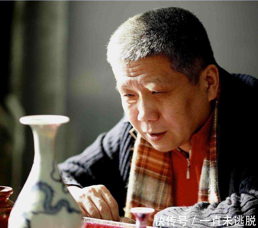 马未都捡漏趣闻意外发现不起眼的官窑花盆,低价买走,抿嘴偷笑!