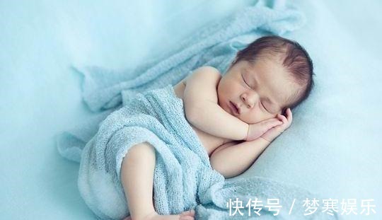 宝妈|你家6个月的宝宝,4个动作达标没?如果做不到当心“发育迟缓”