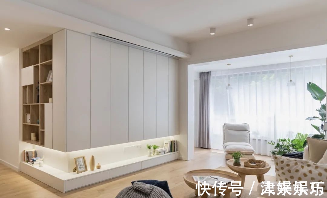 床头柜|103㎡现代简约,留白+原木+绿植,让生活悠闲舒适有故事