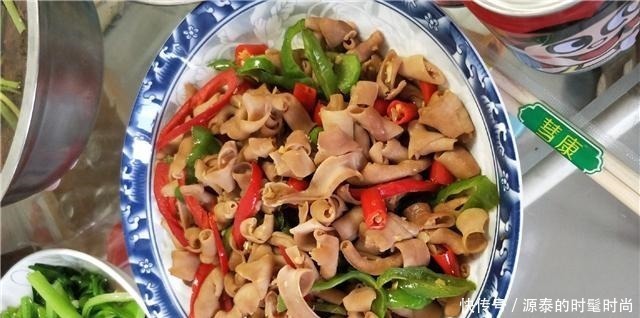 下厨|老公请发小来家里玩,我顶着高温下厨招待,上桌后觉得倍有面子!