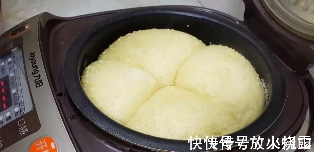 面粉这样做才好吃, 不用烤箱, 不用黄油, 也能做出拉丝面包, 超香