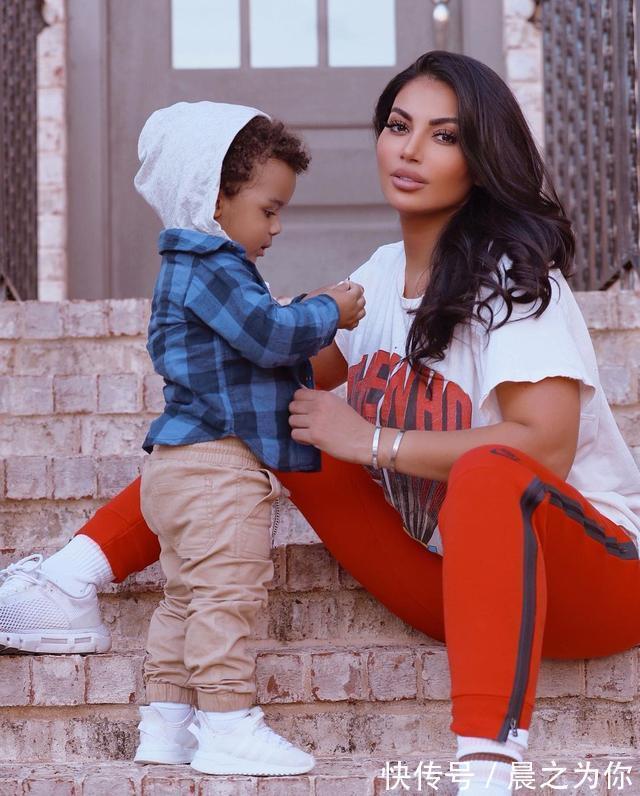 健身|阿塞拜疆健身辣妈，35岁体态曼妙多姿，生完俩娃身材依旧火辣