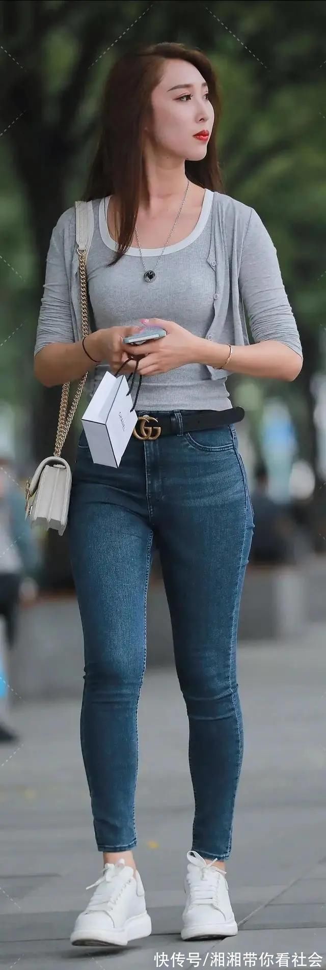 针织裤 身材不够高挑就选择高腰线的打底裤,才能造型美感进阶,衬托气质