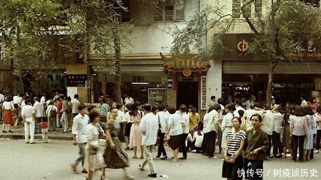 老照片:八十年代四川成都街头旧影(1988)