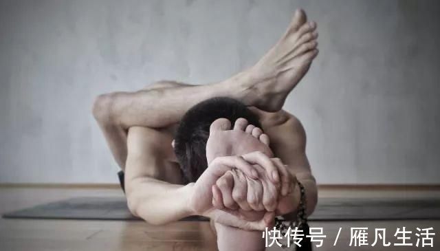 垫子|说瑜伽练得好不好看脚就知道!那些练得很好的人,脚都什么样?