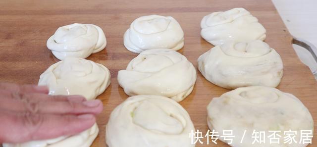 油酥|香掉牙的葱油饼教程来了,咬一口直掉渣,学会可以直接开店了,香