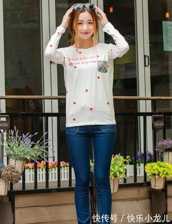 长袖 蓝色牛仔裤搭配休闲长袖,穿起来更舒适自在轻松,这美美哒