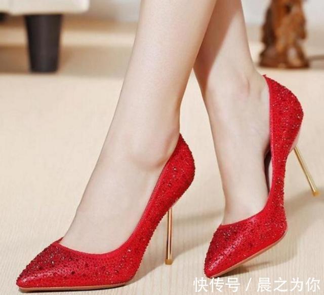 魅力 尖头细跟鞋,让你的魅力无处可藏