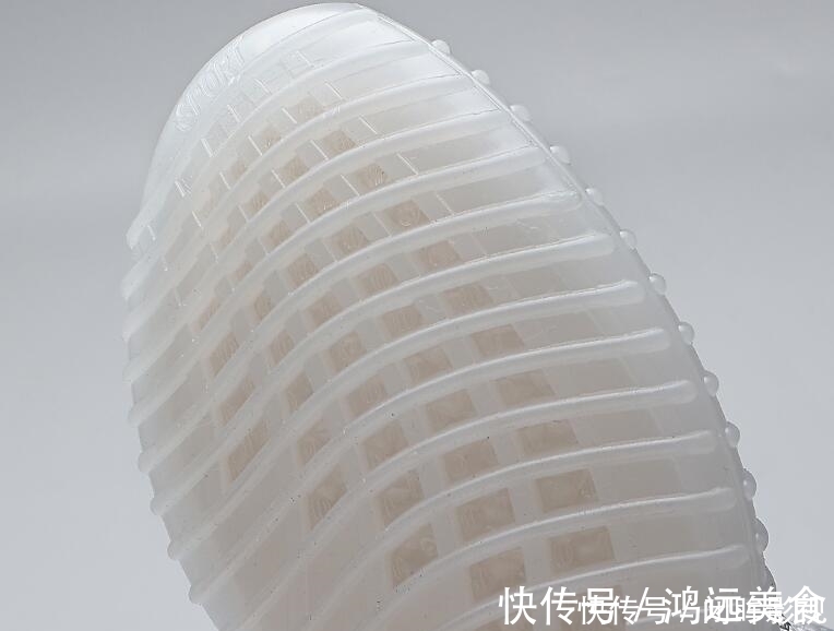 鞋厂 耐克也该有紧张感了,老牌鞋厂吊打外资品牌,跑步像是要“飞起”