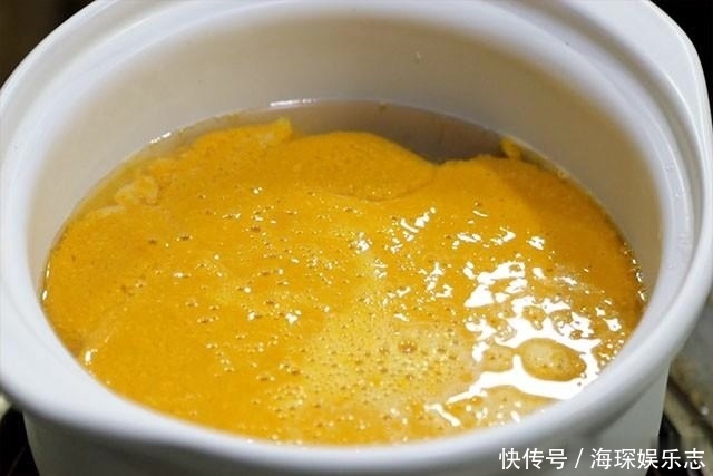 香甜可口|秋天吃早餐别总喝豆浆了,试试这碗奶香南瓜露,香甜可口老少皆宜