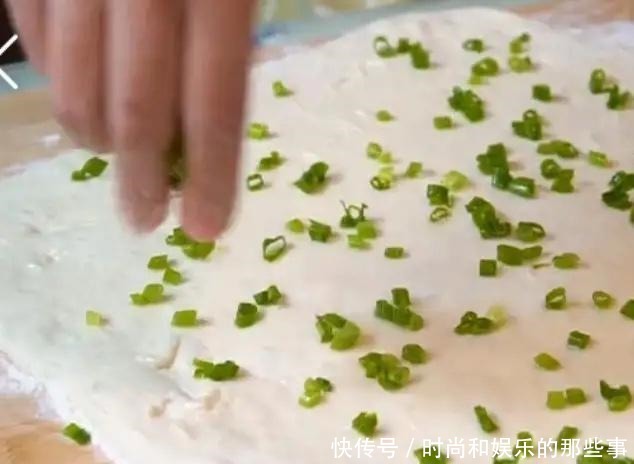 柔软冠军非它莫属,发面葱花饼新做法,100%成功零失败!