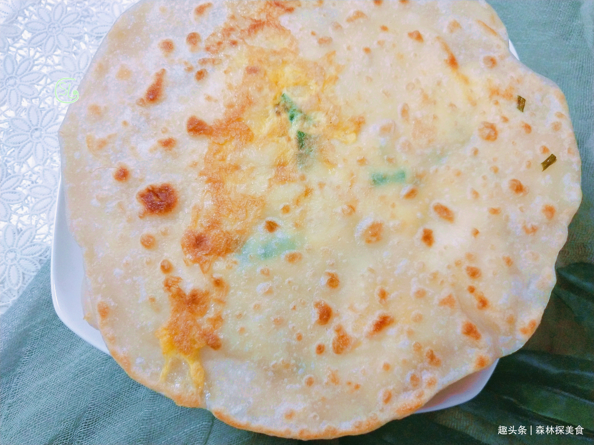 早餐|鸡蛋灌饼教你在家做，饼皮酥脆蛋鲜香，成本不到2块钱，太好吃了