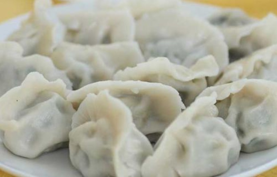 饺子|拌饺子馅时,只懂放油可不行,牢记4个窍门,饺子馅鲜嫩还多汁