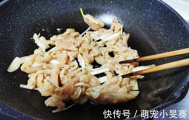 关晓彤晒出减肥食谱,全是妈妈亲自搭配,难怪个高还那么瘦,服气