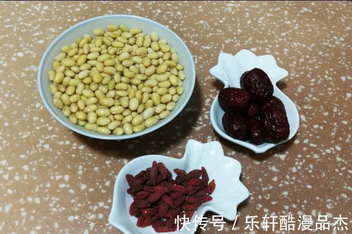 黄豆|为什么早餐店里的豆浆香浓好喝 只需一招就能制作出来。