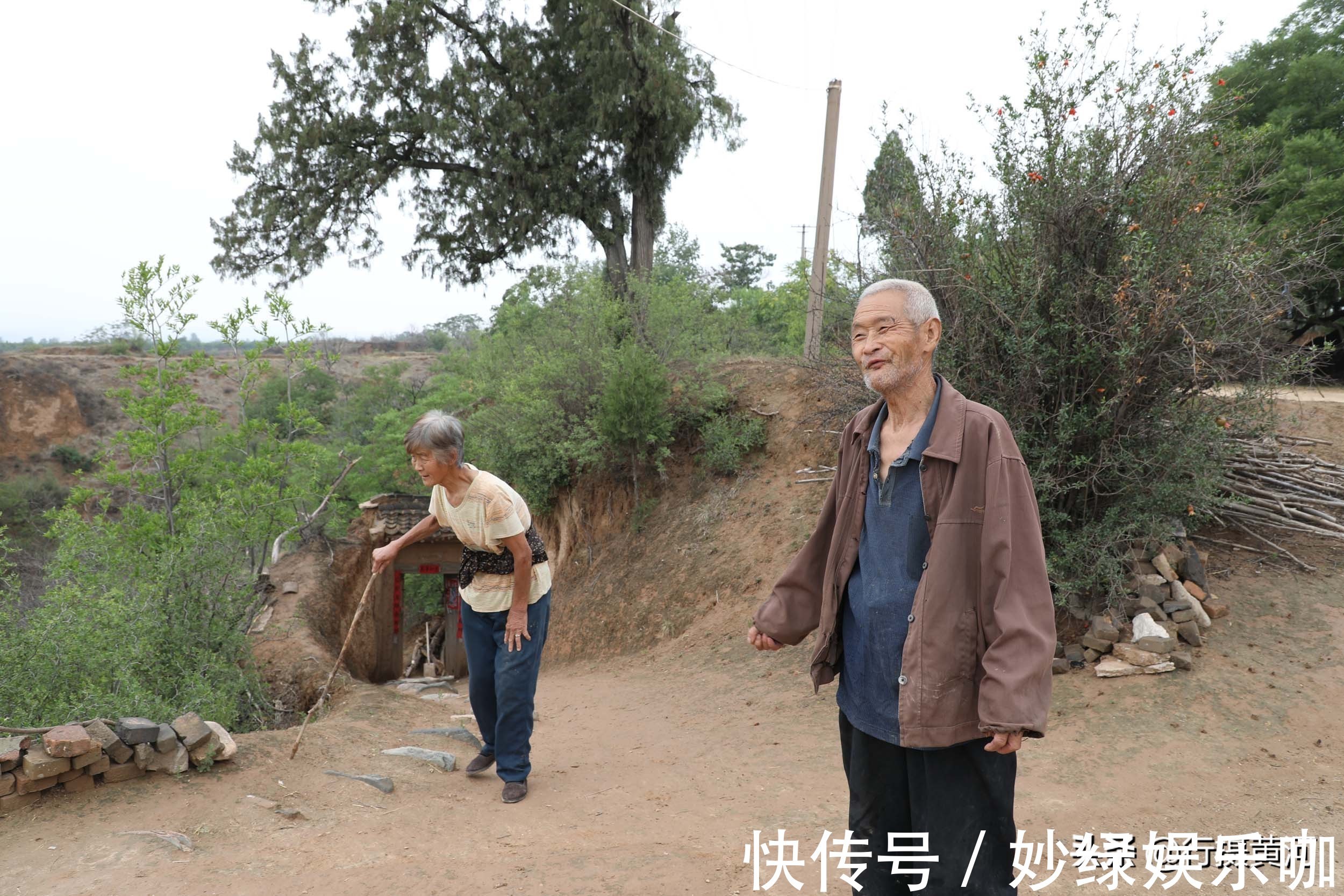 老两口#60年前独生女初中毕业被父母强行招了上门女婿，如今活成啥样？