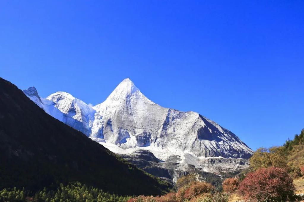 高原|高原有毒，你会上瘾！勇闯稻城亚丁，人生第一次看到雪山......