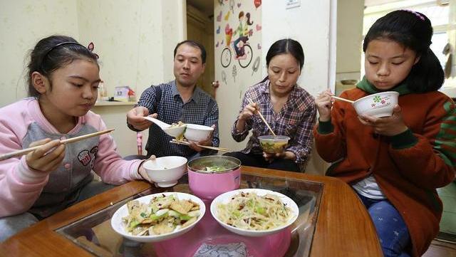 山楂荷叶茶|甘油三酯偏高忌口2物,常喝2水,稳定血脂,或能保持血管年轻态