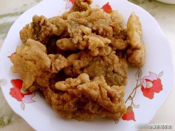  油炸|40年大厨: 炸酥肉不能少了“它”! 否则放一会就回软, 不酥脆