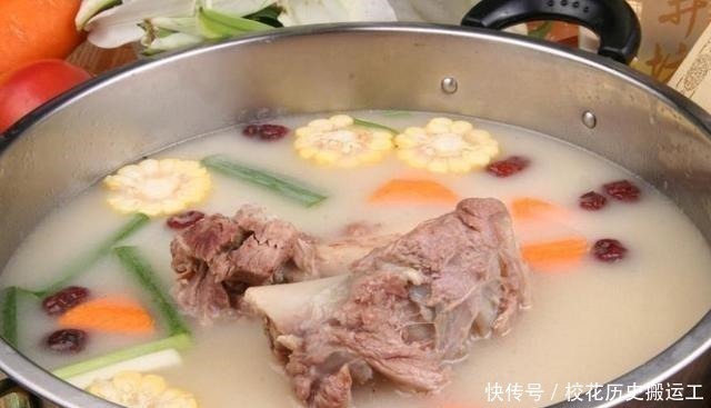 筒骨汤|熬骨头汤时,很多人第一步就错了,难怪汤色发黑,还不香