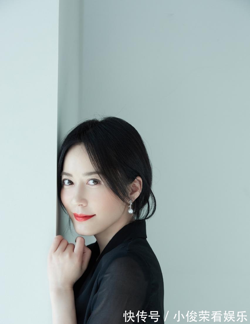 修饰|女人40岁后,别再剪短发了!今夏流行这4种发型,减龄显气质