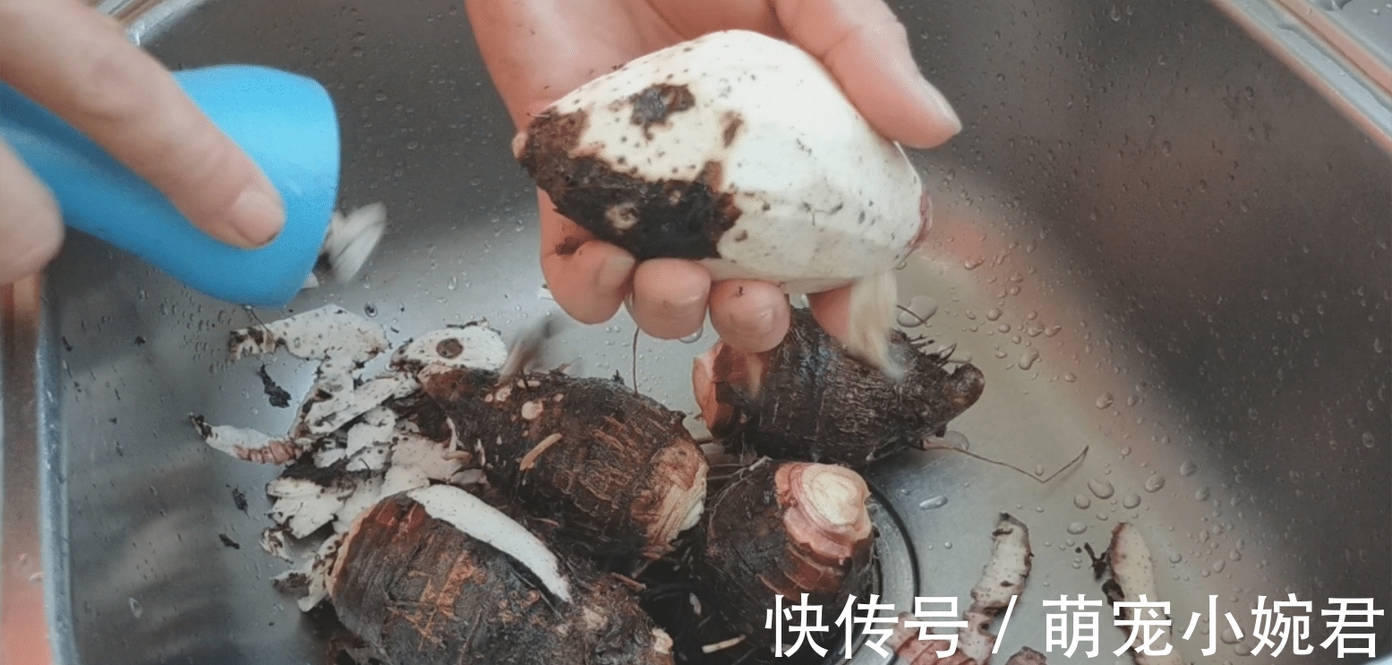 腊鸭|芋头新吃法,一次做5个,咸香松软又简单,出锅好吃下饭越吃越香