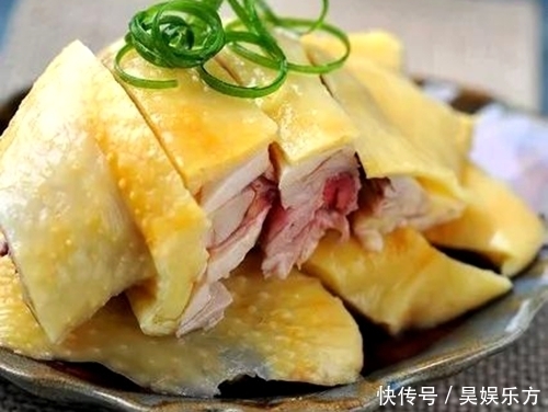 年夜饭桌上的几道美味菜,色香味俱全,家人吃得有滋有味