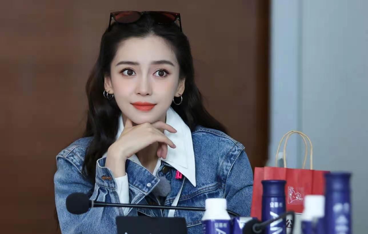 《奔跑吧》最新预告首发，蔡徐坤黄旭熙同框颜值差距大，baby独自美丽