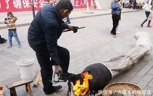 人都非常喜|小时候最常见的“4种”零食,我赌99包辣条,80后的人全吃过