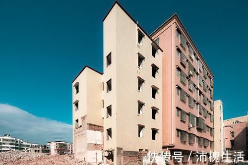 居住地|买房的人注意，你家周围出现这3种现象，房子可能要升值了