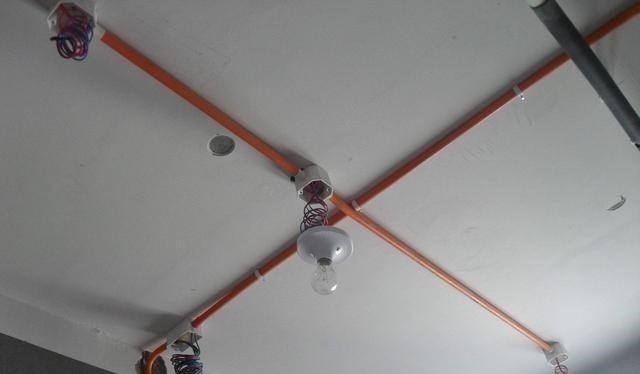 灯具|插座和灯具的零线可以共用吗师傅一说我就明白了!