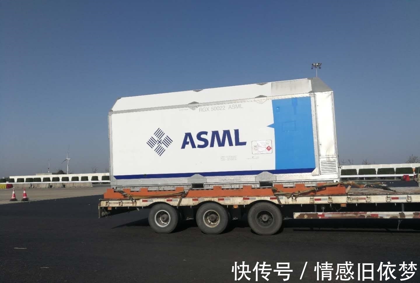 光刻机|国产光刻机龙头传来好消息,国产先进光刻机下线,打破海外垄断!