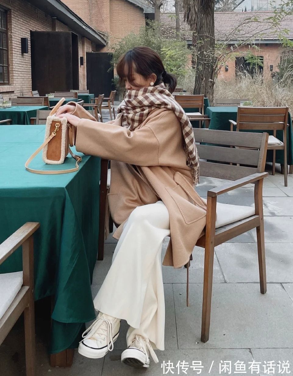 单品 冬天还是和“白裤子”更配,一条搭遍整个衣柜,中年人穿也挺高级