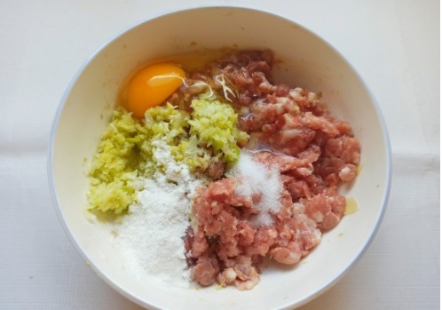 口感|跟大厨学一道蛋卷的做法,三两下搞定,口感鲜香味道好