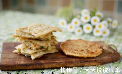 早餐葱油饼的做法,学会一种就行了,孩子天天吃不够