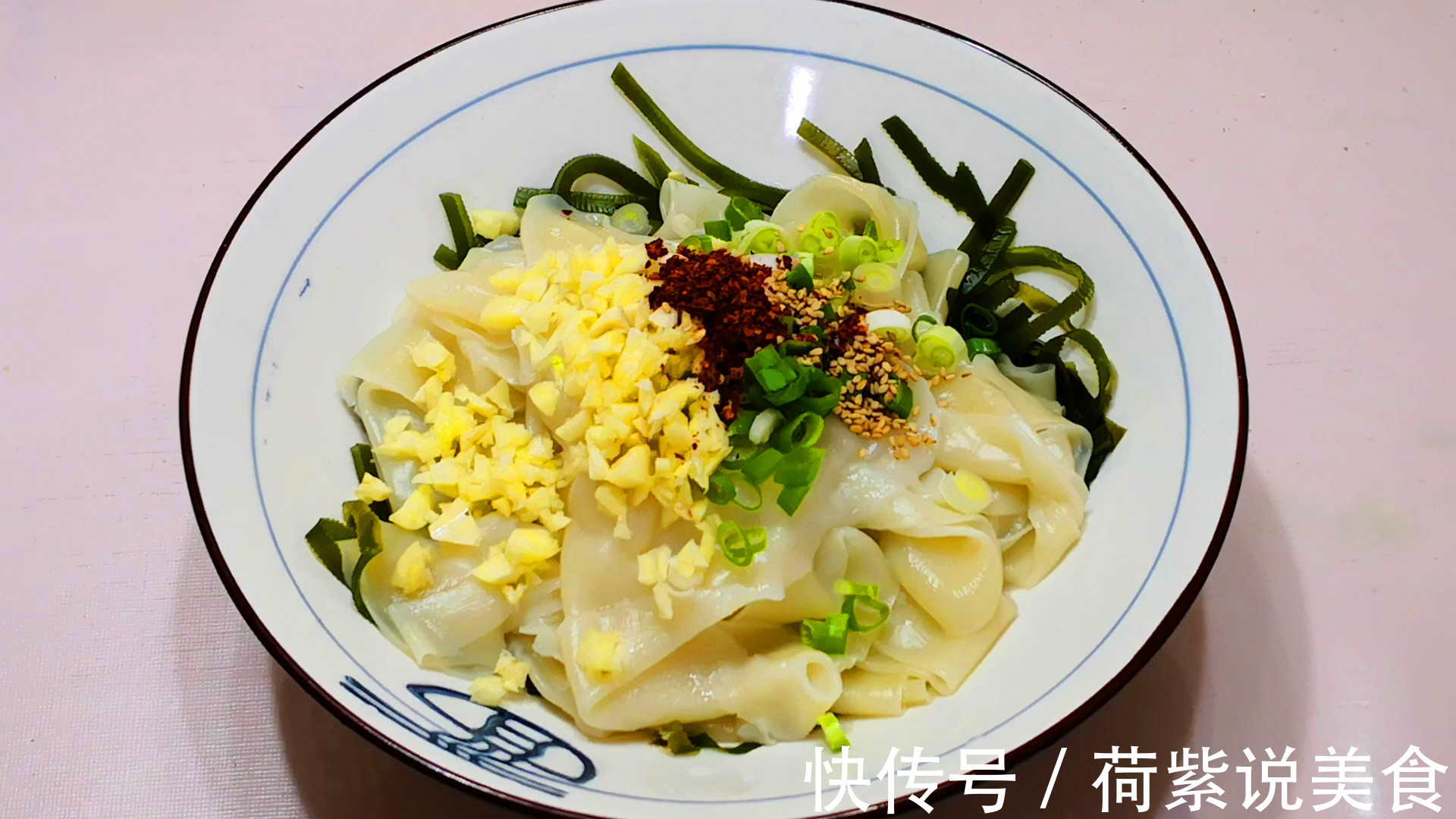 大碗宽面懒人做法，不用和面不用擀面，8分钟就上桌，比买的还香